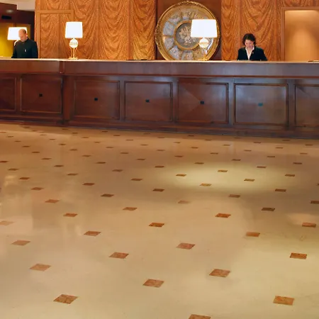 Warwick - Grand Place Hotel